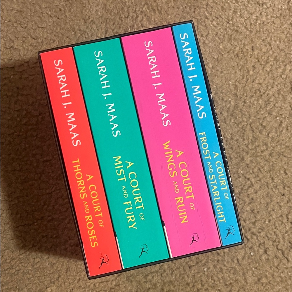 Sarah J. Maas Book Set - A Court of Thorns and Roses Series